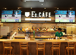 写真：Es’CAFEの店内の様子
