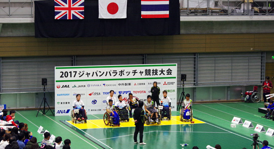 写真：試合会場の上から撮ったタイ対日本の試合