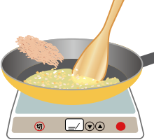 イラスト：フライパンで玉ねぎ、ひき肉を炒めている様子