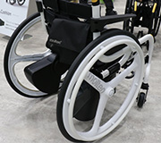 写真：Wheeliy Power Assist（ウィーリィ パワーアシスト）の様子