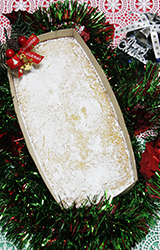 写真：クリスマスデコレーションされた焼き上がった「豆腐のヘルシーチーズケーキ」の様子