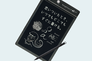 写真：「思いついたとき、いつでもどこでもすぐに書ける」と書いてある縁が黒色のブギーボード