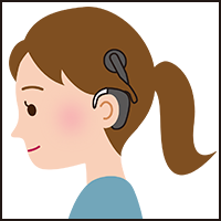 イラスト：人工内耳を装着した聴覚障がい者女性の横顔