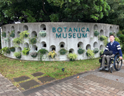 写真：ボタニカミュージアムの門前