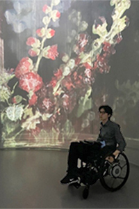 写真：「REVE DES LUMIERES」のスパイラルシリンダーの中